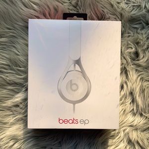 Beats ep beats by dr. dre on-ear headphones
